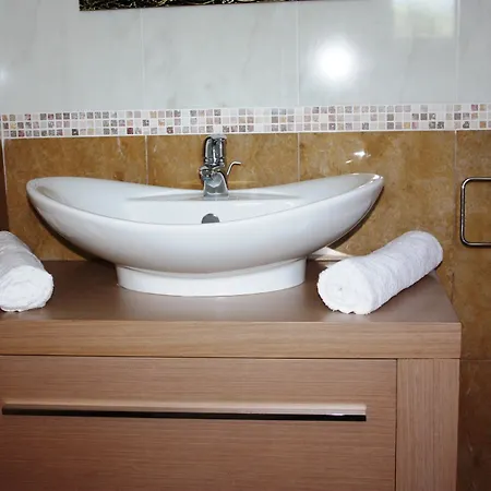 Thalea Tsoukaládhes